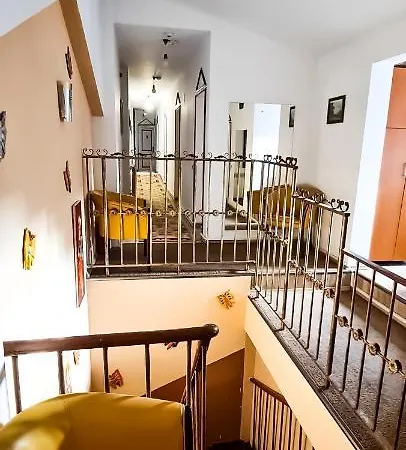 Hostel 5 Stars High *