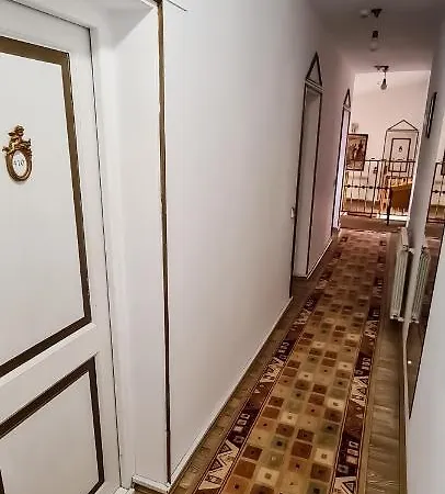 5 Stars High Hostel Bucharest
