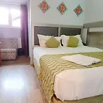 5 Stars High ホステル *