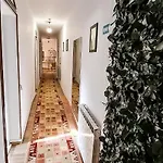 5 Stars High ホステル ブカレスト