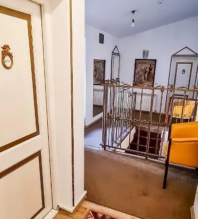 Hostel 5 Stars High *