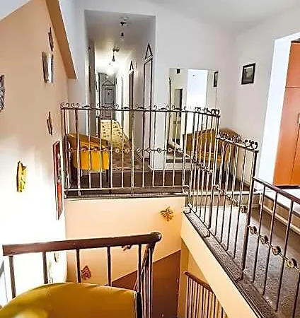 5 Stars High Hostal *