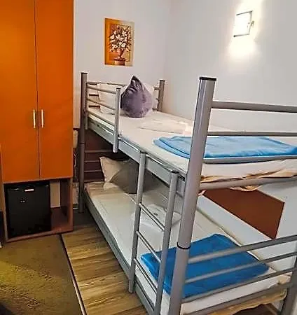 Hostal 5 Stars High Bucarest