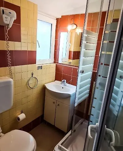 Albergue 5 Stars High *