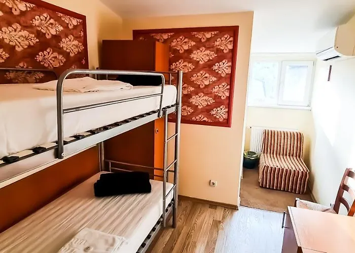 Hostel 5 Stars High *